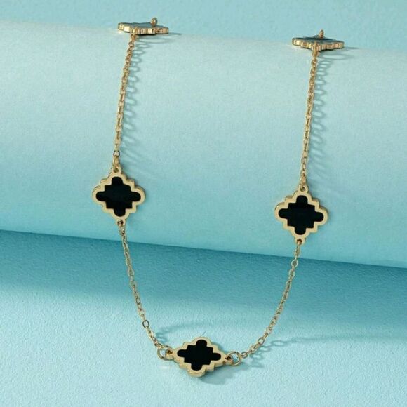 14K Gold Plated & Black four leaf clover/quatrefoil necklace - Picture 3 of 4